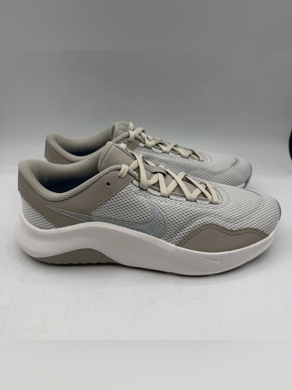 Nike Legend Essential 3 Next Nature Pure Platinum Silver DM1119-008 Womens Sz 9